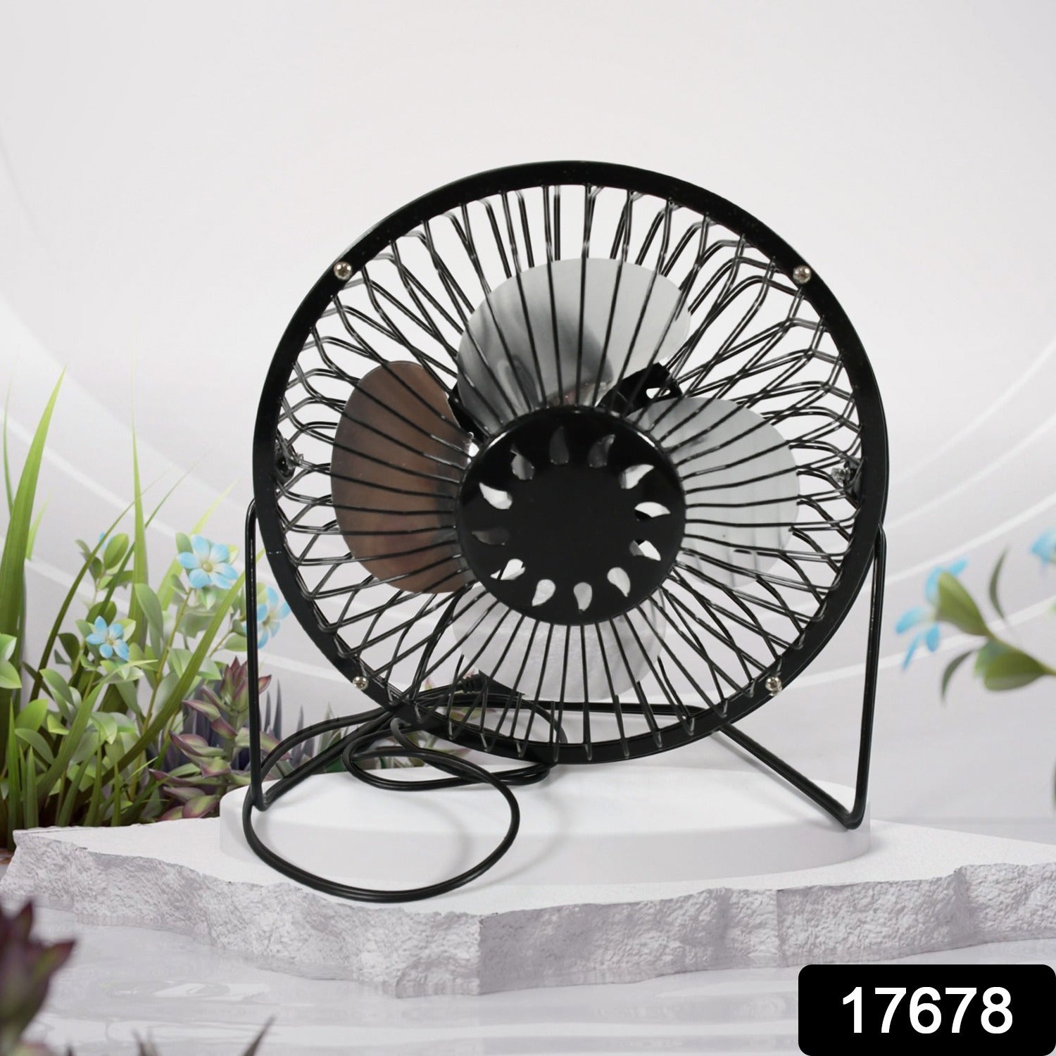 USB Table Desk Personal Metal Electronic Fan, Compatible with Computers, Laptops, Student Dormitory, Suitable For Office, School Use (1 Pc) USB Table Desk Personal Metal Electronic Fan, Compatible with Computers, Laptops, Student Dormitory, Suitable For Office, School Use (1 Pc)